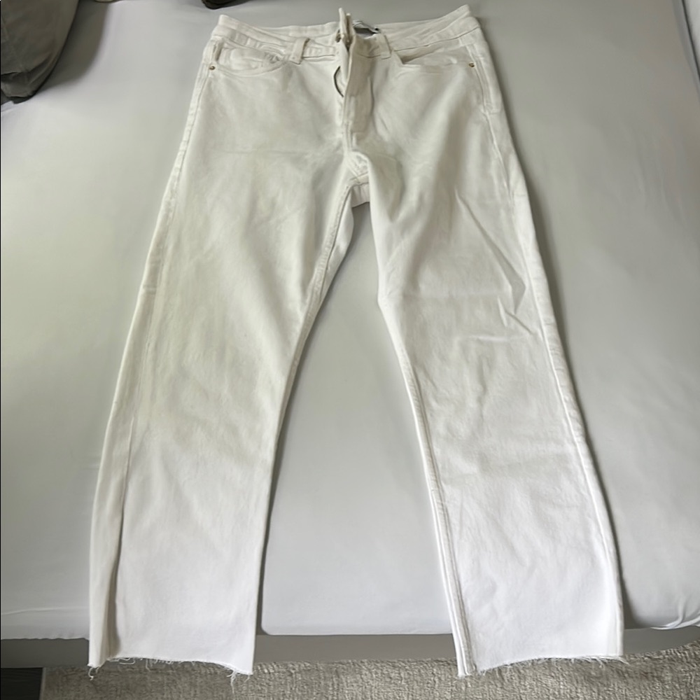 Zara White Straight-Leg Jeans Classic Minimalist Design